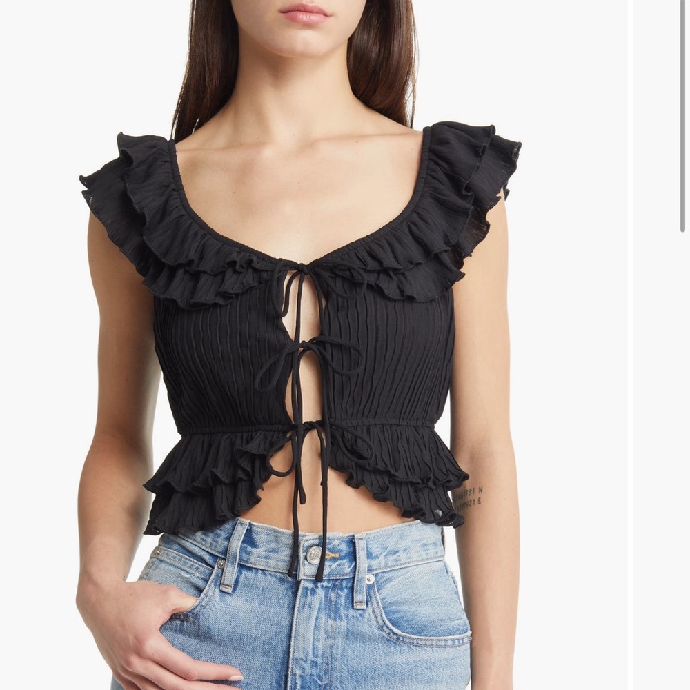 Astr Black Ruffled Tie Front Crop Top